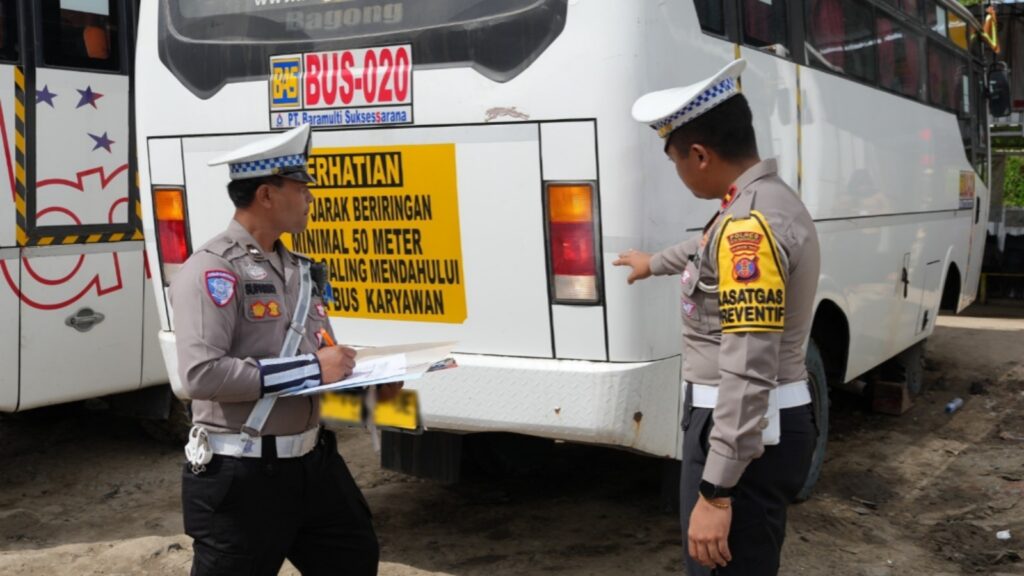 Ops.Keselamatan Mahakam 2026, Sat Lantas Polres Kukar Periksa Kelayakan Transportasi Umum WhatsApp Image 2026 02 06 at 10.44.33