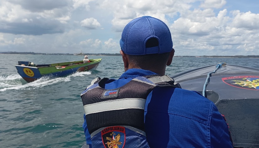 Sat Polairud Polresta Balikpapan Bersama Stakeholder Terkait Gerak Cepat Tangani Laporan Nelayan Jatuh di Perairan Balikpapan Timur WhatsApp Image 2026 02 06 at 15.11.29