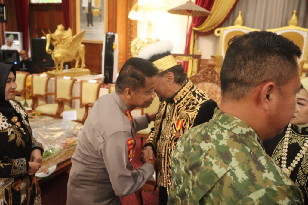 Pererat Silaturahmi dengan Tokoh Adat, Kabid Propam Polda Kaltim Hadiri Hari Kaseh Selamat Sultan Kutai Kartanegara WhatsApp Image 2026 02 09 at 15.08.53
