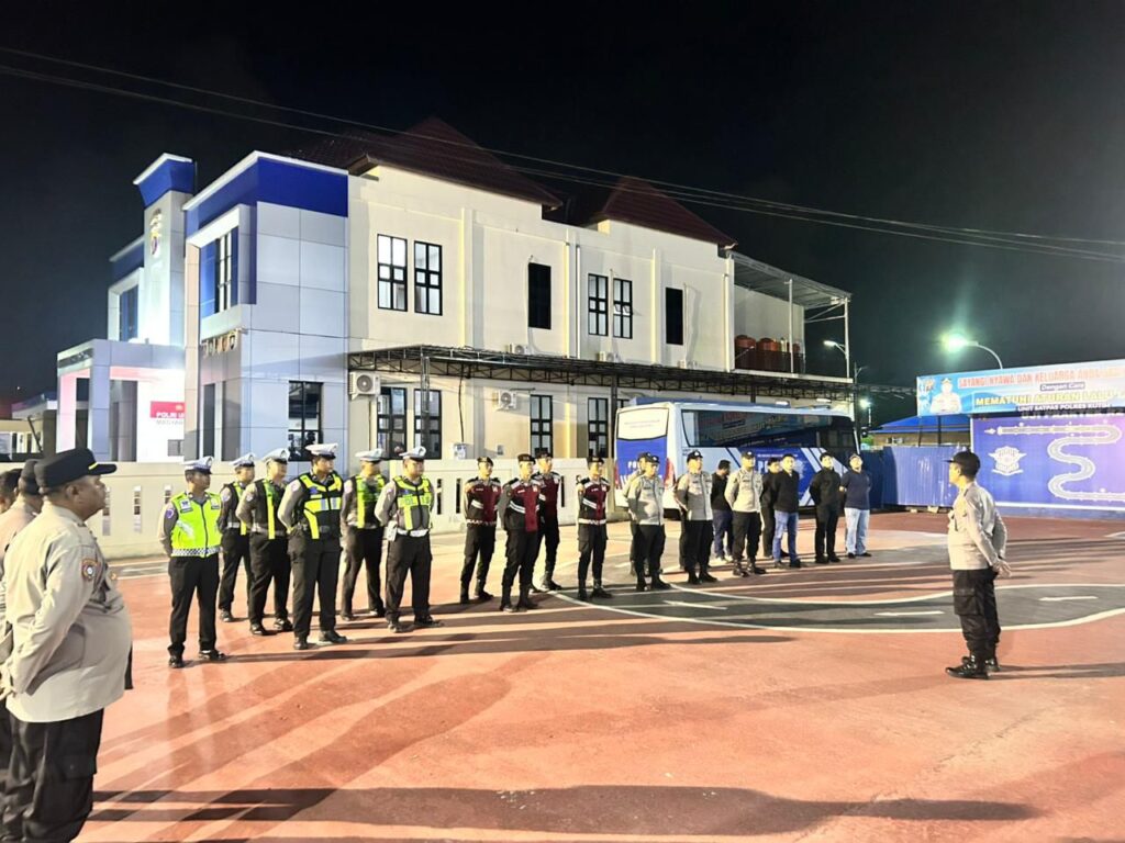 Pastikan Sitkamtibmas Tetap Aman dan Kondusif, Polres Kutim Intensifkan Patroli KRYD pada Malam Hari WhatsApp Image 2026 02 18 at 11.24.08