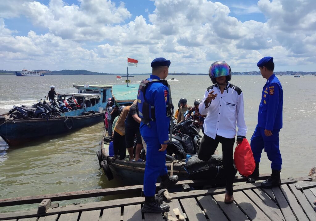 Sat Polairud Polres PPU Laksanakan Strong Point di Pelabuhan Speed Penajam, Perkuat Pengamanan Wilayah Perairan WhatsApp Image 2026 02 20 at 10.09.00