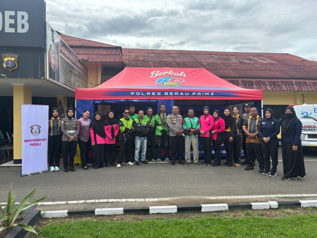 Polres Berau Gelar Warung Berkah dan Pemeriksaan Kesehatan Gratis untuk Warga berau