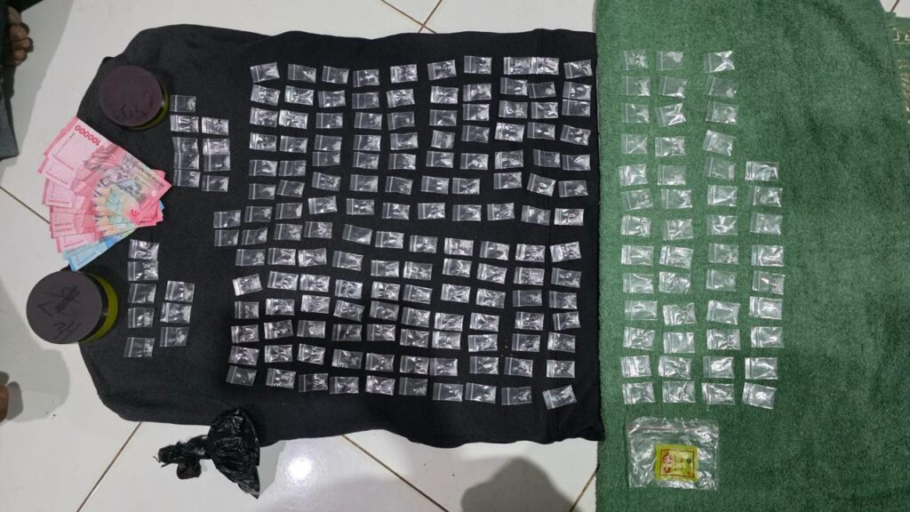 Ditresnarkoba Polda Kaltim Temukan 207 Poket Sabu di Kutai Barat, Satu Tersangka Diamankan kubar 2