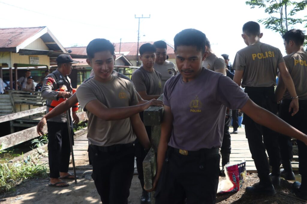 Polres Berau Hadiri Revitalisasi Jembatan Gunung Tabur, Wujud Sinergi Dukung Pembangunan Infrastruktur WhatsApp Image 2026 03 03 at 13.30.19 1