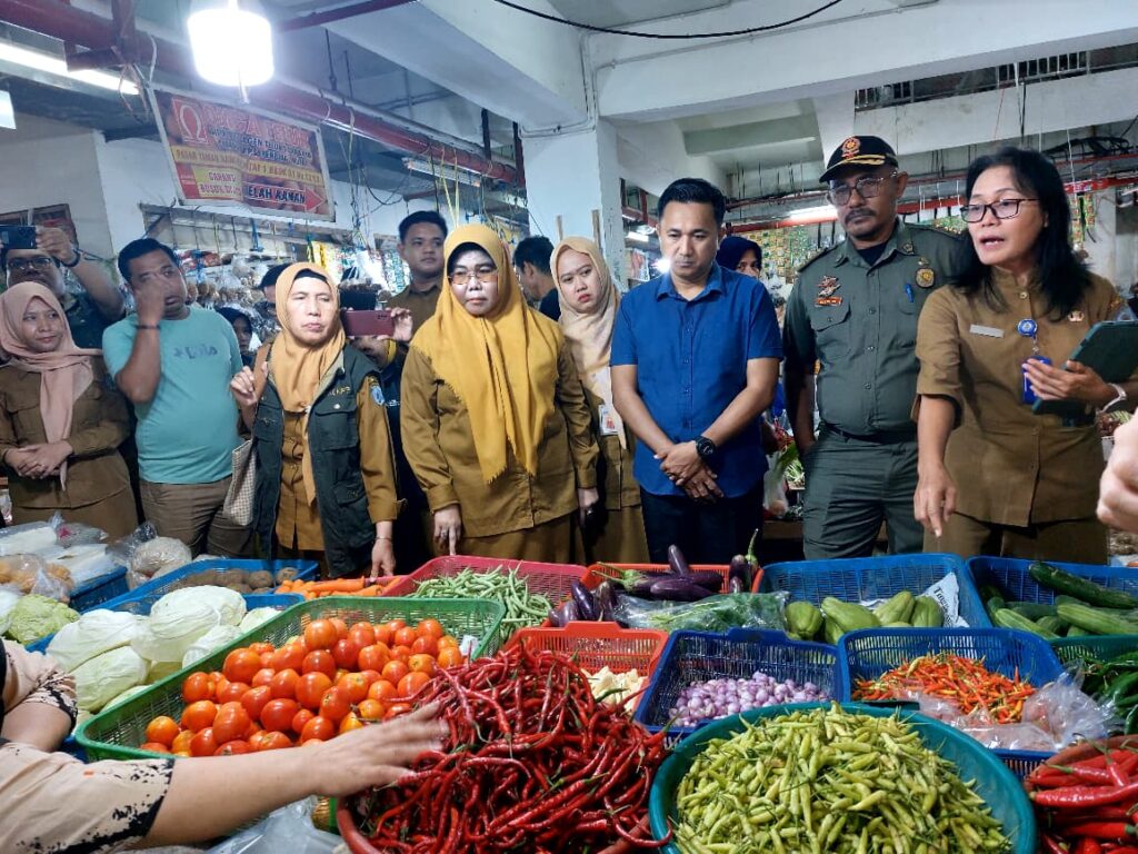 Pastikan Stok Aman Jelang Idul Fitri, Polres Bontang Bersama Tim Satgas Pangan Tinjau Langsung Ketersedian Bapokting WhatsApp Image 2026 03 11 at 10.26.53 1