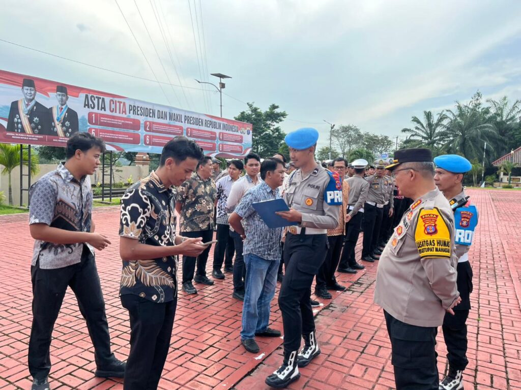 Kabid Humas Polda Kaltim Pimpin Apel Perdana Ops Ketupat Mahakam 2026 WhatsApp Image 2026 03 13 at 09.05.15