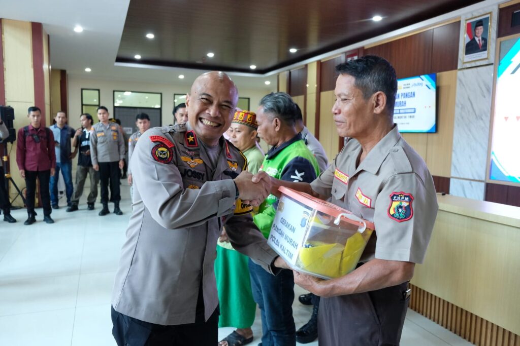 Gerakan Pangan Murah Polri Digelar di Balikpapan, Wakapolda Kaltim Tinjau Langsung Bazar Sembako WhatsApp Image 2026 03 13 at 12.03.31