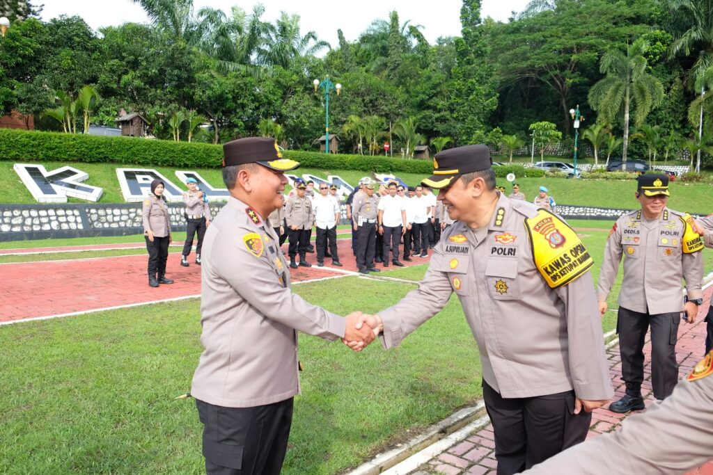 Kapolda Kaltim Pimpin Apel Pagi dan Halal Bihalal Bersama Personel WhatsApp Image 2026 03 25 at 09.50.54