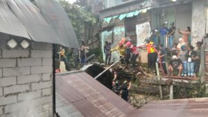 Api Berkobar di Balikpapan Barat, Polda Kaltim Sigap Lakukan Penanganan Cepat Bantu Padamkan Kebakaran 2 WhatsApp Image 2026 03 26 at 19.57.17
