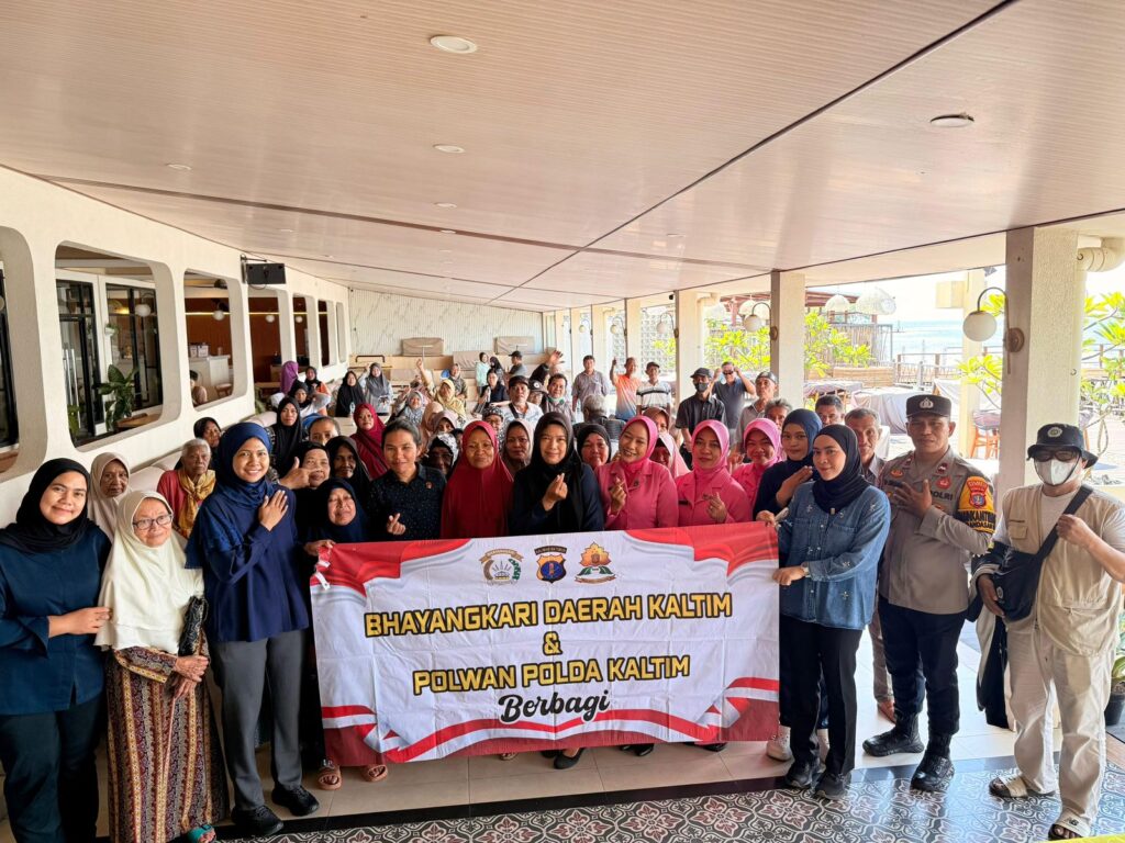 Wujud Kepedulian Sosial, Polwan Polda Kaltim dan Bhayangkari Berbagi Tali Asih untuk Lansia di Balikpapan WhatsApp Image 2026 04 02 at 11.40.53 1