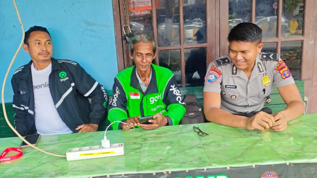 Serap Aspirasi Masyarakat, Ditbinmas Polda Kaltim Gelar Ngopi Kamtibmas Bersama Ojol di Balikpapan WhatsApp Image 2026 04 03 at 07.19.43