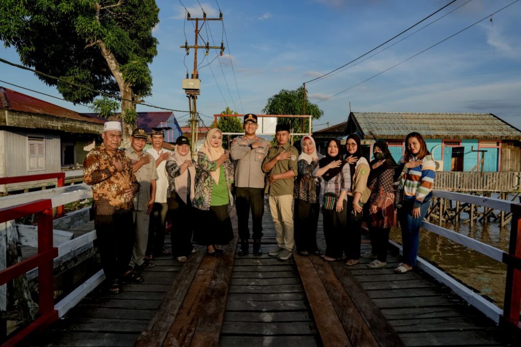 Dorong Kelancaran Akses dan Perekonomian Masyarakat, Kapolres Kukar Resmikan Jembatan Merah Putih Presisi di Separi WhatsApp Image 2026 04 07 at 11.59.31