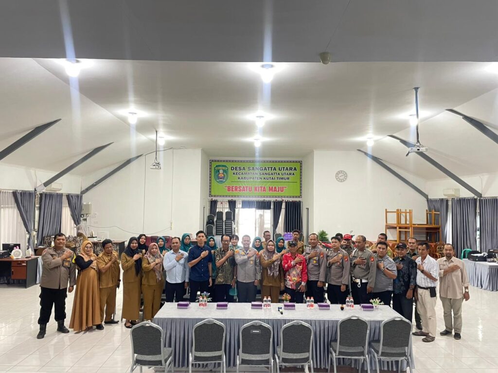 Jalin Kedekatan dengan Masyarakat, Kapolsek Sangatta Utara Perkuat Sinergi di Tingkat Desa WhatsApp Image 2026 04 08 at 20.32.21