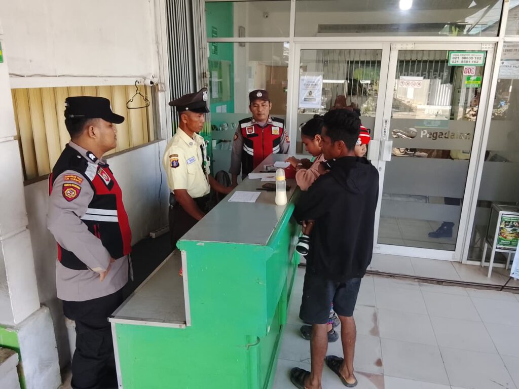 Perkuat Kedekatan dengan Masyarakat serta Jaga Kamtibmas Tetap Kondusif, Polsek Babulu Intensifkan Patroli Dialogis WhatsApp Image 2026 04 10 at 12.29.42 1