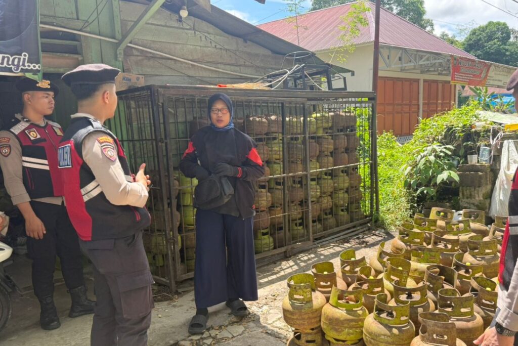 Melalui Patroli Dialogis, Sat Samapta Polres Kubar Pastikan Distribusi LPG Aman dan Tepat Sasaran WhatsApp Image 2026 04 13 at 14.38.31
