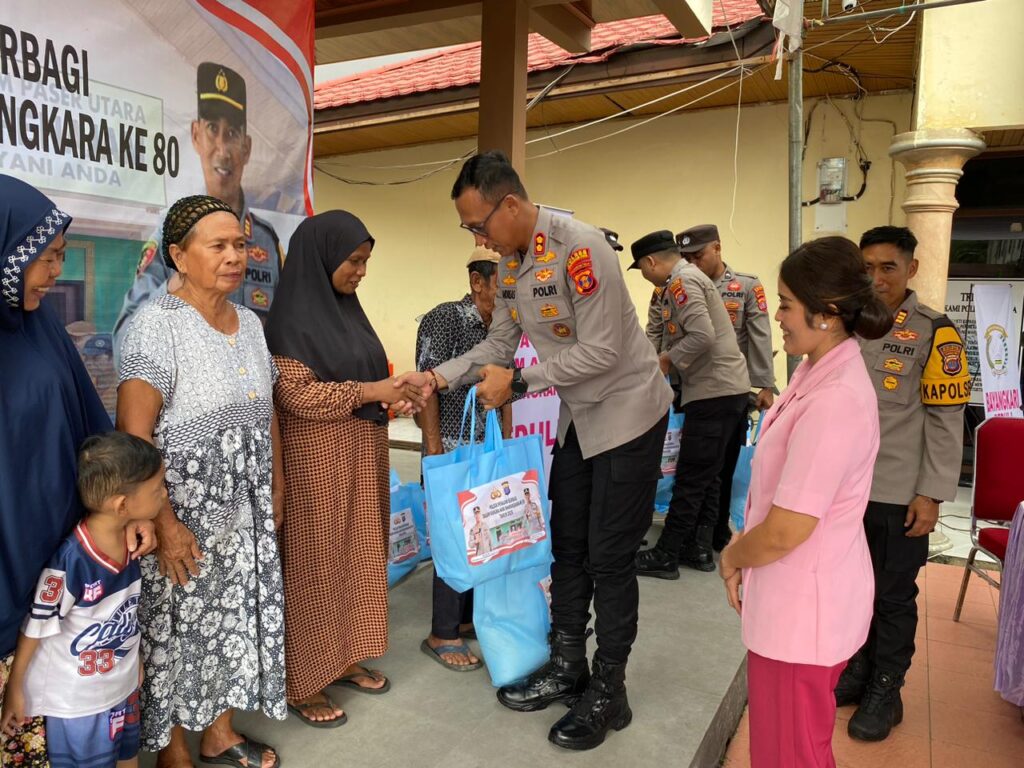 Melalui Polsek Penajam Berbagi, Kapolres PPU Tegaskan Polri Hadir Bantu Masyarakat WhatsApp Image 2026 04 16 at 08.22.33