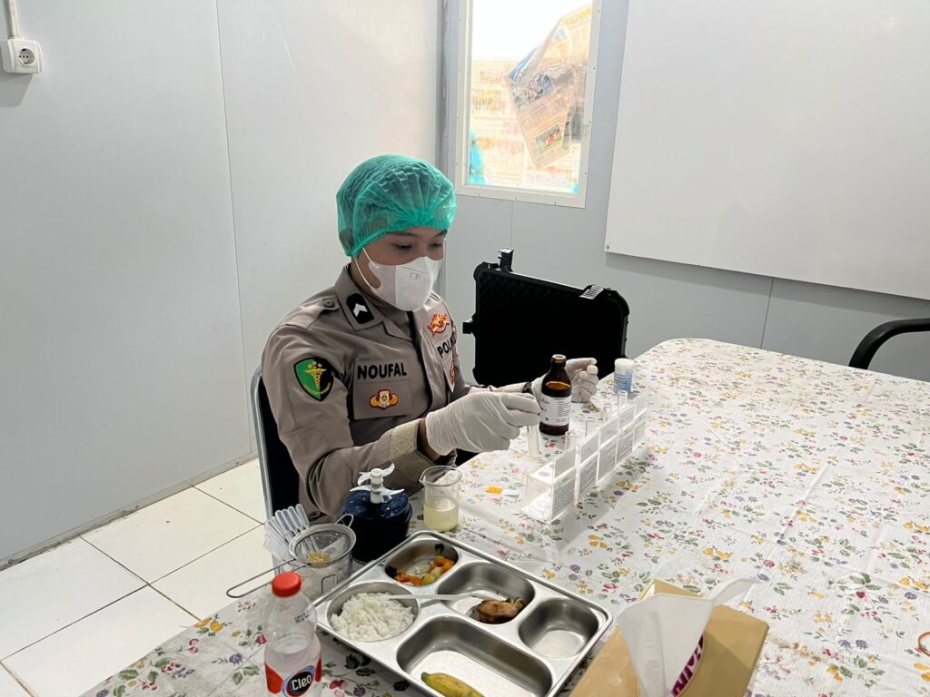 Tim Food Safety Biddokkes Polda Kaltim Cek Kualitas Makanan di SPPG Stalkuda Balikpapan WhatsApp Image 2026 04 29 at 09.42.33