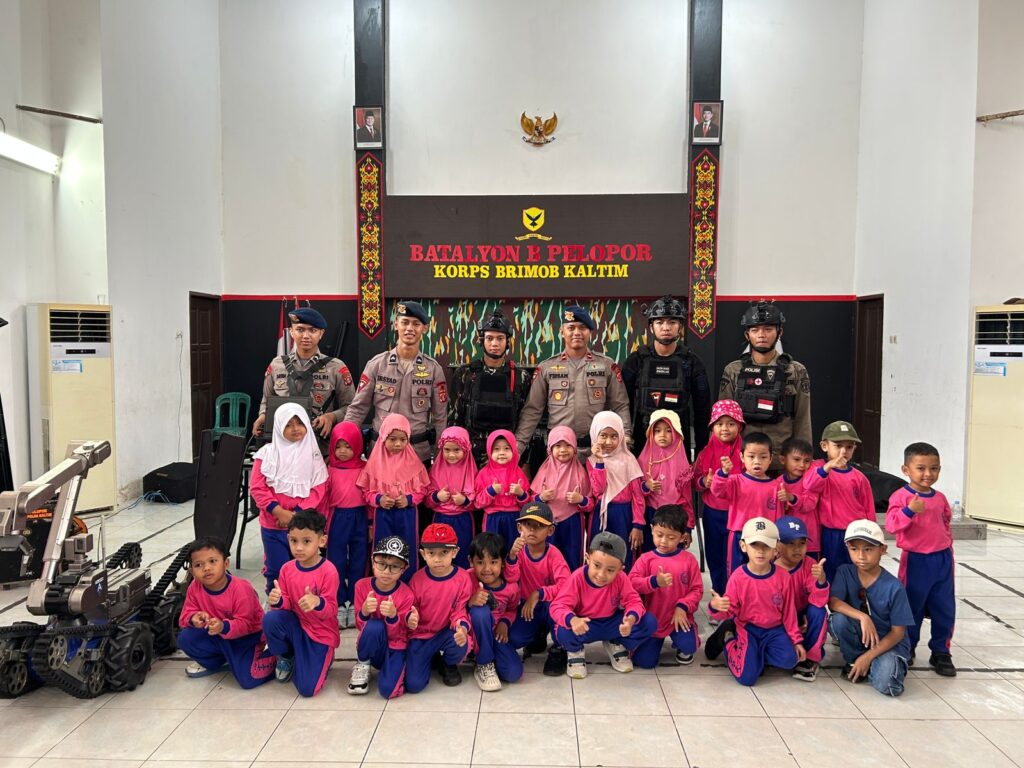 Brimob Polda Kaltim Kenalkan Polisi Sahabat Anak kepada Siswa TK di Samarinda brimob 1