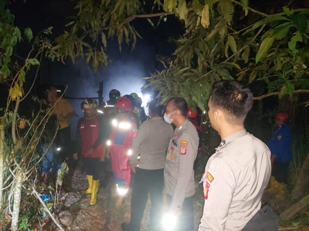 Respons Cepat Polsek Palaran, Kebakaran Rumah Warga di Simpang Pasir Berhasil Dipadamkan smd 1