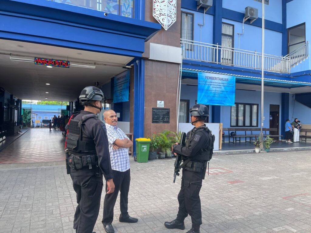 Pastikan Berjalan Aman dan Lancar, Yon Pelopor dan Den Gegana Sat Brimob Polda Kaltim Hadir Beri Pengamanan Ibadah Minggu WhatsApp Image 2026 05 04 at 10.51.52