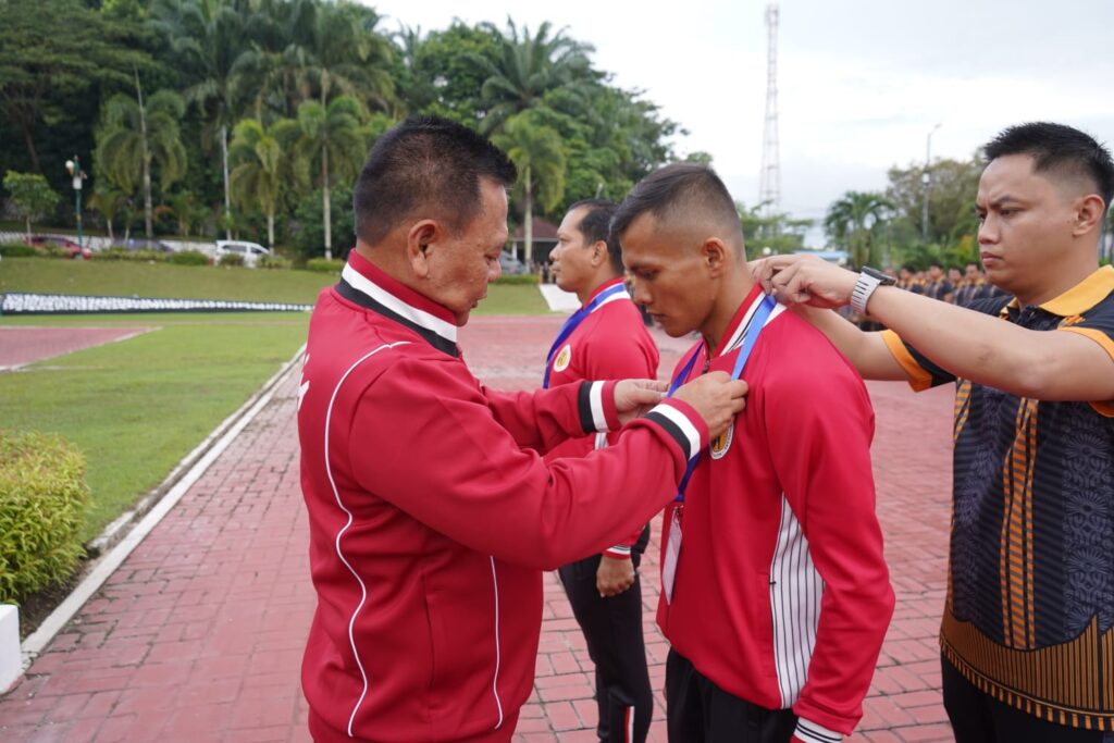 Kapolda Kaltim Lepas Kontingen Judo dan Bela Diri Polri Berlaga di Turnamen Kapolri Cup 2026 WhatsApp Image 2026 05 08 at 09.16.52