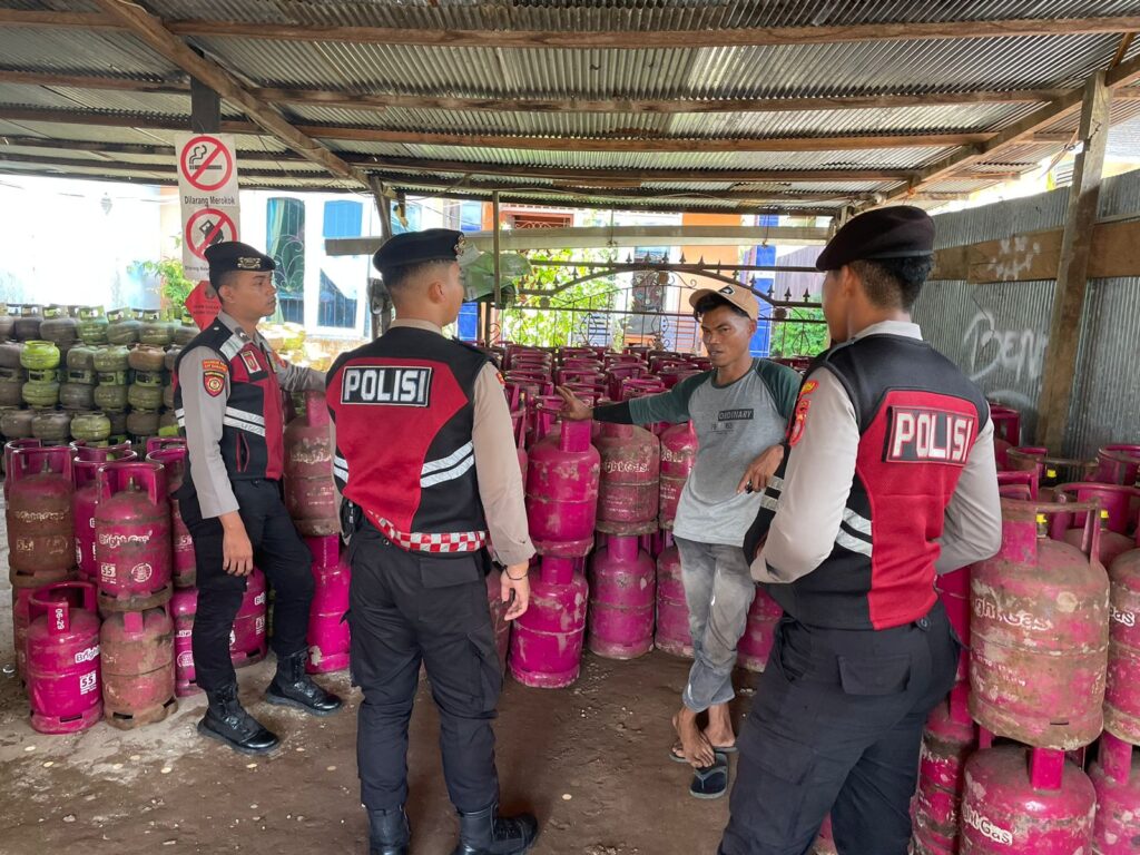 Sat Samapta Polres Kutai Barat Intensifkan Patroli Pangkalan LPG, Pastikan Distribusi Aman dan Tepat Sasaran WhatsApp Image 2026 05 15 at 09.45.52