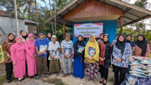 Polwan dan Bhayangkari Polda Kaltim Salurkan Bantuan Beras untuk Warga Karang Joang Balikpapan 1 WhatsApp Image 2026 05 23 at 11.06.45