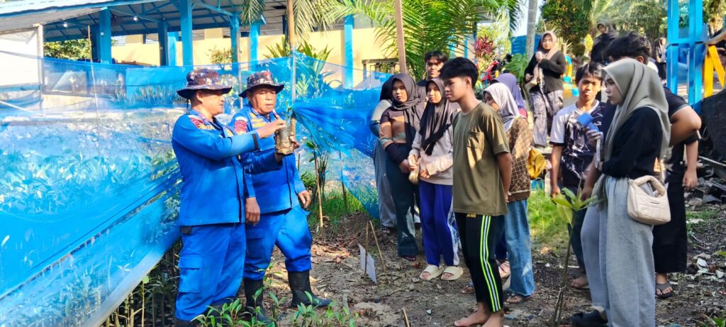 Dit Polairud Polda Kaltim Terima Kunjungan Edukasi Mangrove dari Siswa SMAN 8 Balikpapan WhatsApp Image 2026 05 23 at 11.15.07