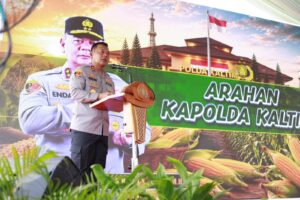 Dukung Optimalisasi Lahan Eks.Tambang Guna Perkuat Ketahanan Pangan Nasional, Kapolda Kaltim Tinjau Industrial Farming Polres Kutim 3 WhatsApp Image 2026 05 31 at 11.24.15 1