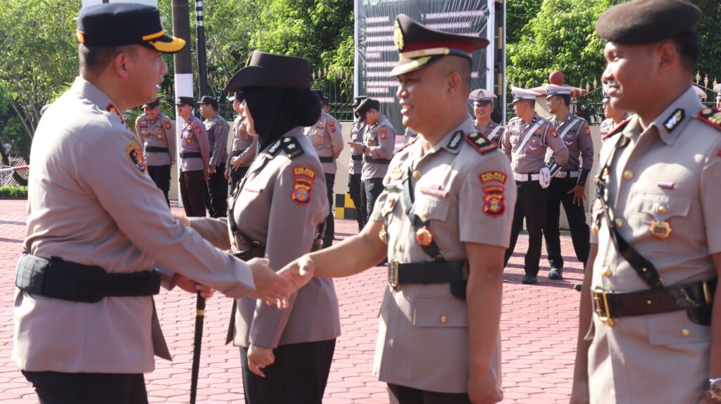 Kapolres Bontang Pimpin Sertijab Wakapolres dan Kasat Samapta serta Pelantikan Kasat Reskrim bontang 1