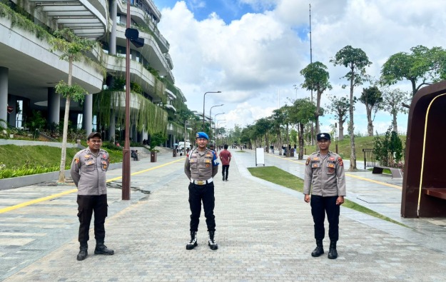 Hadir Beri Rasa Aman, Polres PPU Intensifkan Pengamanan Kunjungan Masyarakat di Kawasan IKN image 8 3