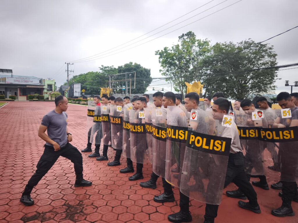 Sat Samapta Polres Kukar Intensifkan Latihan Dalmas Tingkatkan Profesionalisme Personel kukar 2
