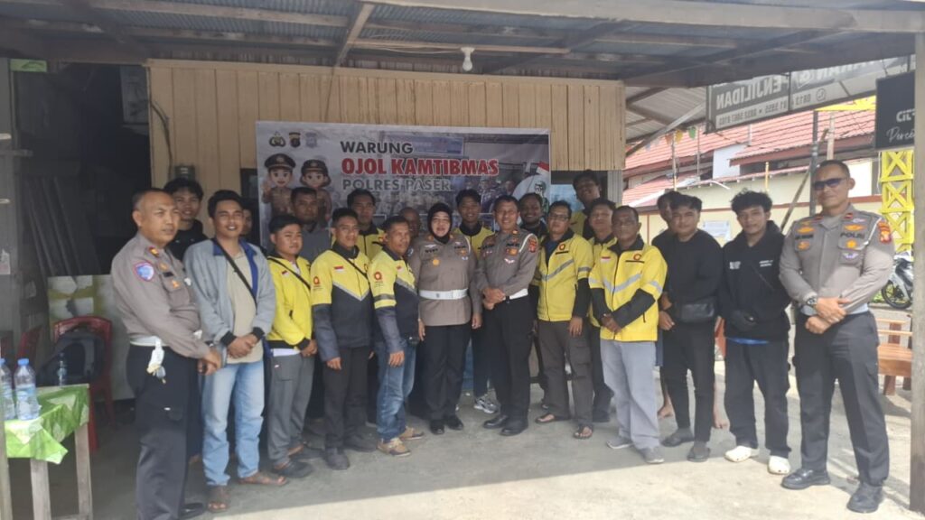 Lewat Program Polantas Menyapa, Kasat Lantas Polres Paser Ajak Ojol dan Kurir Jadi Pelopor Keselamatan paser