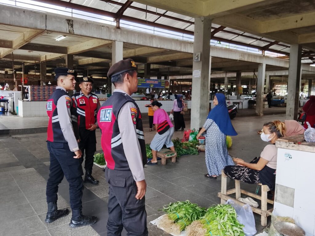 Sat Samapta Polres PPU Perkuat Harkamtibmas Melalui Patroli Dialogis di Sejumlah Titik Strategis WhatsApp Image 2026 06 01 at 11.57.38