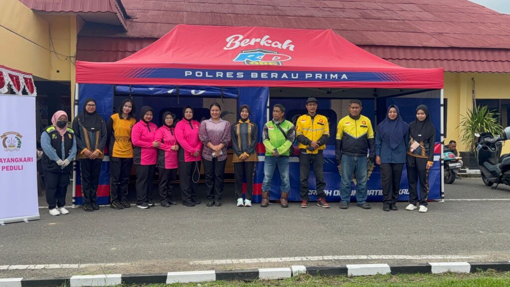 Warung Berkah Polres Berau Hadirkan Kepedulian Nyata, Pererat Kedekatan Polri dengan Masyarakat WhatsApp Image 2026 06 20 at 12.00.59