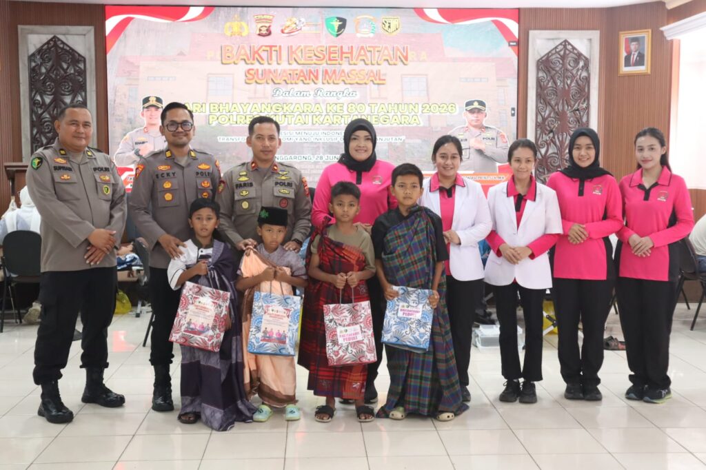 Polres Kukar Gelar Sunatan Massal, Wujud Kepedulian Polri kepada Masyarakat di Hari Bhayangkara ke-80 WhatsApp Image 2026 06 29 at 09.58.26
