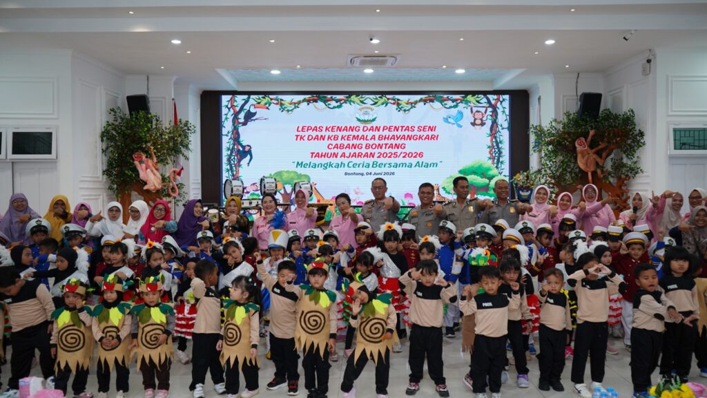 TK dan KB Kemala Bhayangkari Bontang Tutup Tahun Ajaran dengan Pentas Seni dan Prosesi Pelepasan Siswa btg