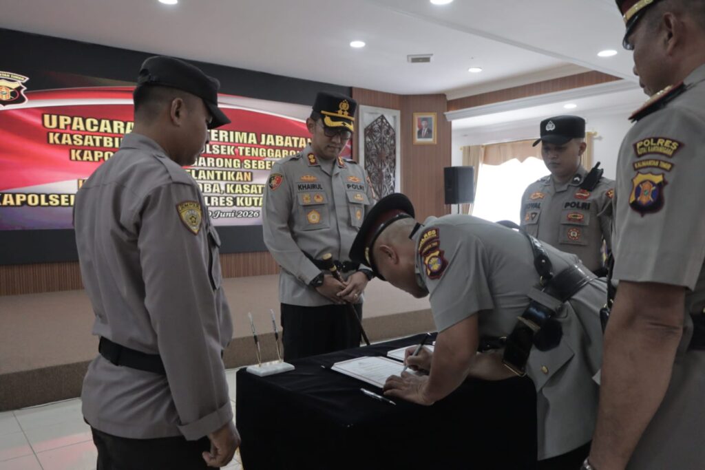 Polres Kukar Gelar Sertijab dan Pelantikan Sejumlah Pejabat, Perkuat Kinerja Organisasi dan Pelayanan Masyarakat kukar 2