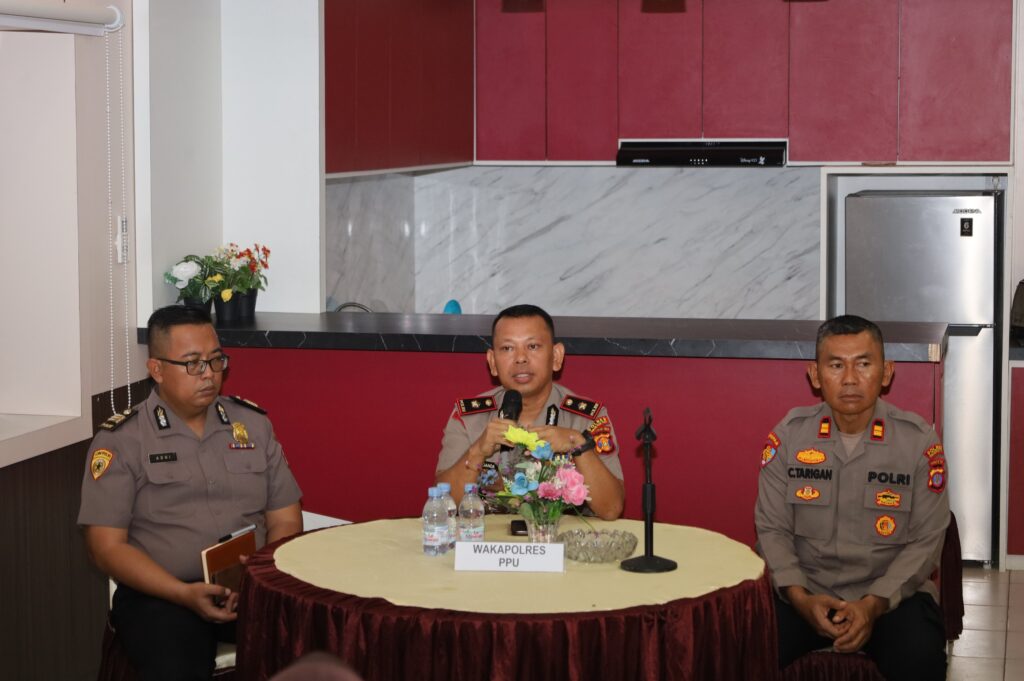 Wakapolres PPU Berikan Pembekalan Kepada Polwan, Tekankan Integritas dan Profesionalisme Dalam Bertugas ppu 1