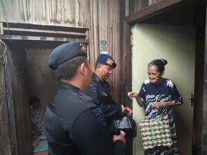 Wujud Nyata Kepedulian kepada Masyarakat, Sat Brimob Polda Kaltim Serentak Salurkan Bantuan Kemanusiaan di Berbagai Daerah 2 WhatsApp Image 2026 07 03 at 13.38.40
