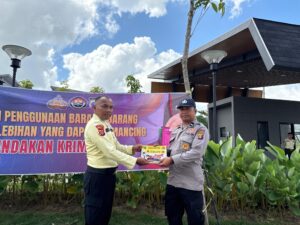 Sebarkan Pesan Kamtibmas, Bid Humas Polda Kaltim Intensifkan Pemasangan Spanduk serta Pembagian Stiker 1 WhatsApp Image 2026 07 06 at 14.30.21