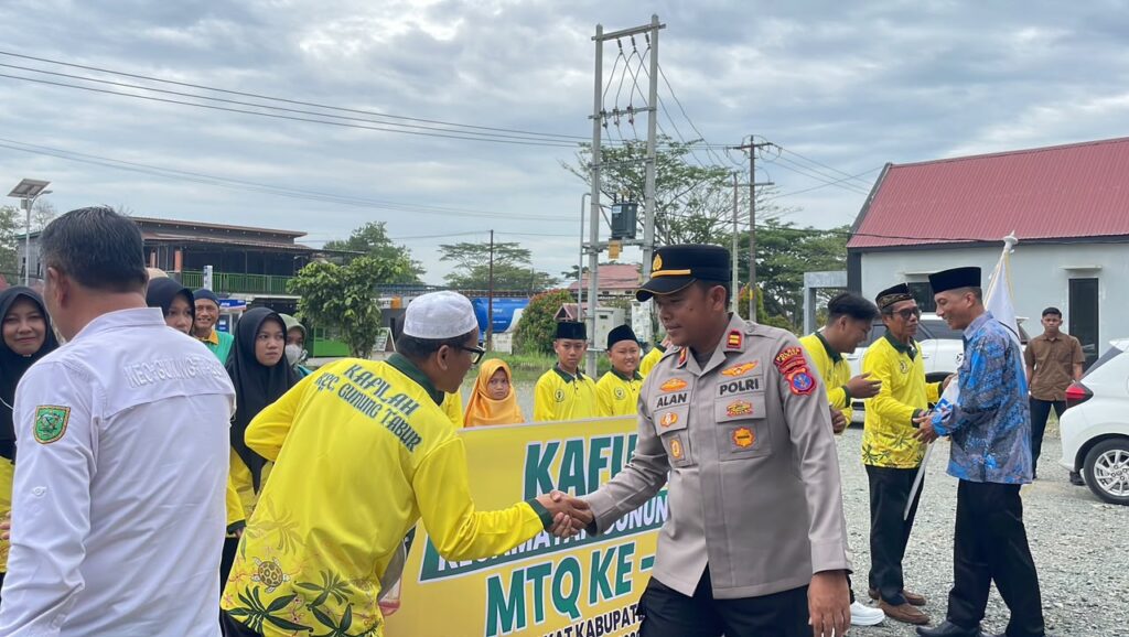 Kafilah MTQ Kecamatan Gunung Tabur Dilepas, Siap Tampil pada MTQ ke-56 Tingkat Kabupaten Berau WhatsApp Image 2026 07 08 at 15.12.54