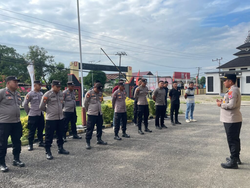 Tegaskan Budaya Disiplin, Kapolsek Gunung Tabur Perkuat Semangat Pelayanan Untuk Masyarakat WhatsApp Image 2026 07 09 at 14.24.37