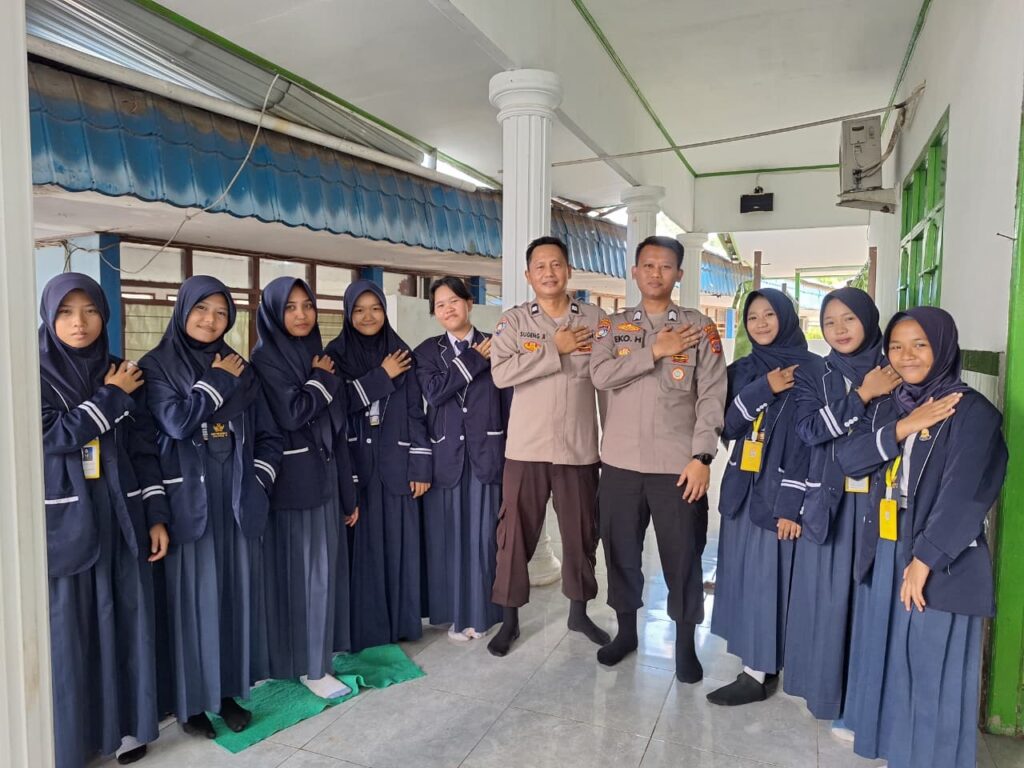 Polsek Loa Kulu Tanamkan Kesadaran Hukum Sejak Dini Melalui Edukasi Napza dan Keselamatan Berlalu Lintas WhatsApp Image 2026 07 17 at 10.48.35 1