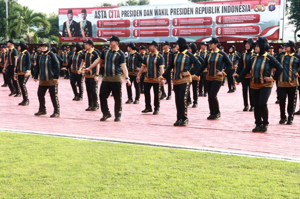 Polda Kaltim Gelar Senam Aerobik Bersama, Tingkatkan Kebugaran dan Soliditas Personel WhatsApp Image 2026 07 17 at 13.28.09