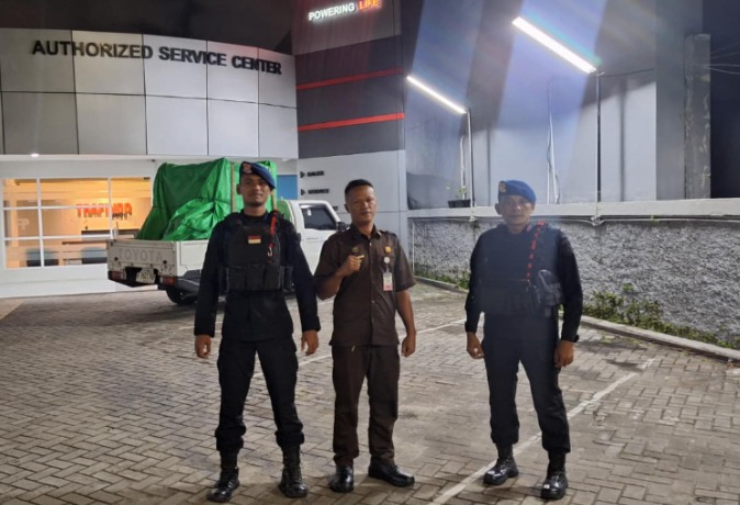 Sat Brimob Polda Kaltim Intensifkan Patroli Malam Guna Perkuat Harkamtibmas, Beri Edukasi Masyarakat di Sejumlah Titik Kota Balikpapan image 11 2