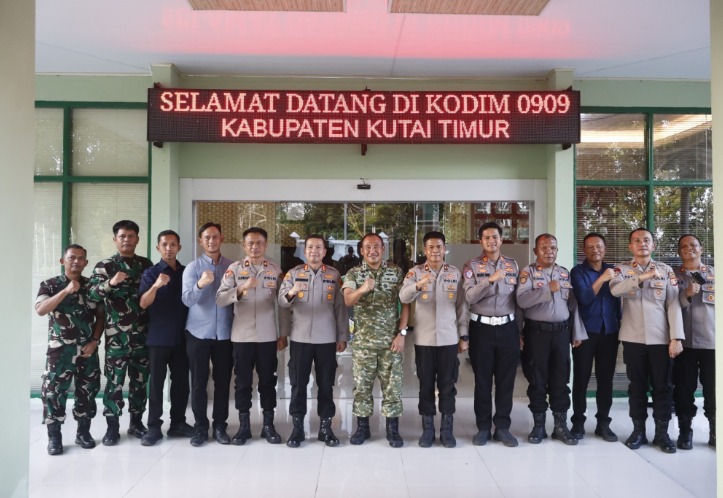 Mantapkan Soliditas di Tanah Tuah Bumi Untung Benua, Kapolres Kutim Lakukan Kunjungan Silaturahmi ke Makodim 0909/KTM image 12 1