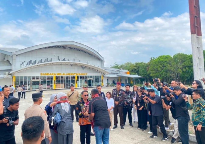 Tiba di Kutai Barat, Kapolres Kubar yang Baru Disambut langsung Oleh Jajaran Forkopimda image 4 2