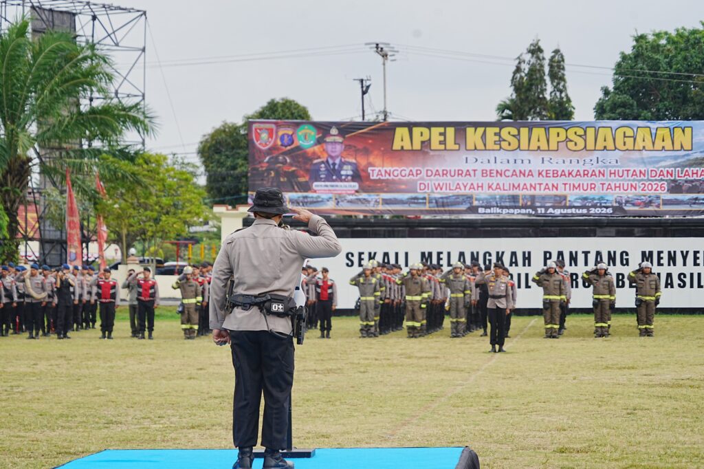 Waspadai Potensi Ancaman Karhutla, Polda Kaltim Gelar Apel Kesiapsiagaan Pasukan 1 WhatsApp Image 2026 08 11 at 12.54.59