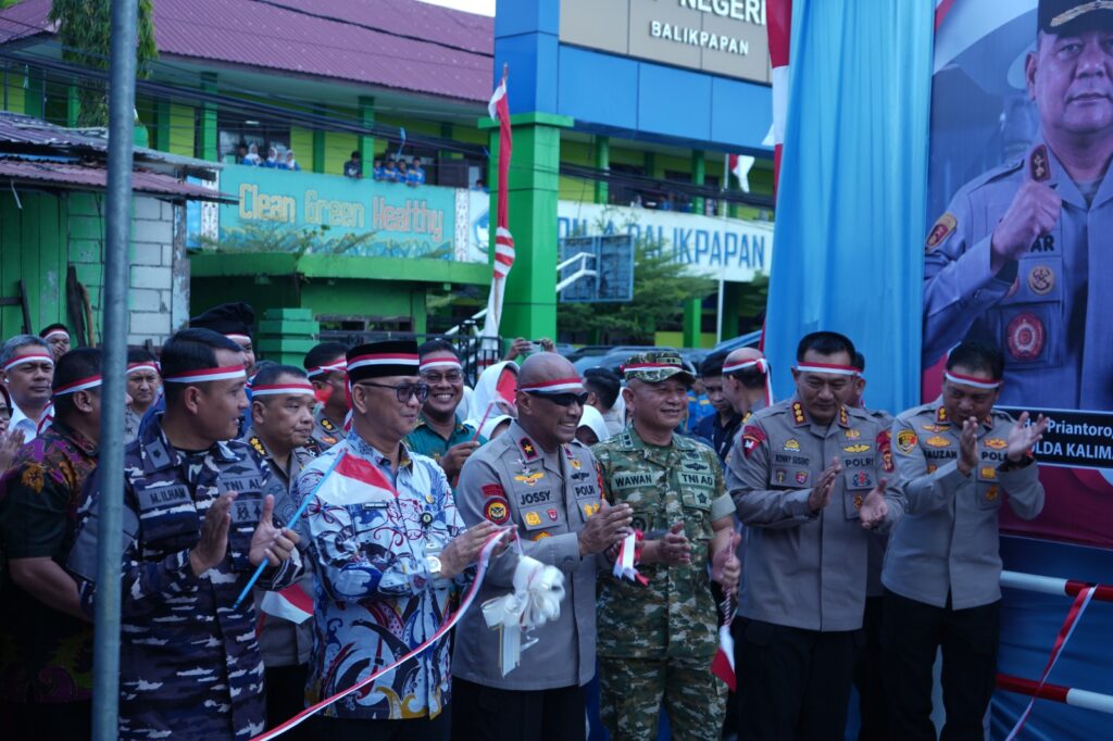 Jembatan Merah Putih Presisi Diresmikan Serentak, Polda Kaltim Tegaskan Komitmen Hadirkan Infrastruktur untuk Masyarakat WhatsApp Image 2026 08 13 at 13.19.54
